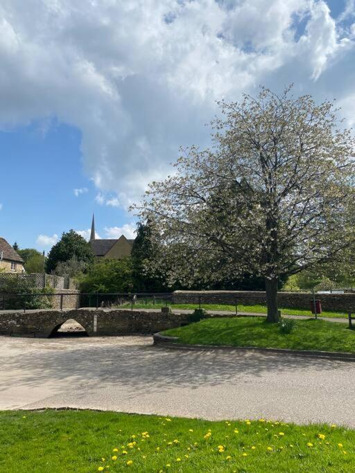 Stylish One Bedroom Cotswold Coach House Tetbury Exteriér fotografie